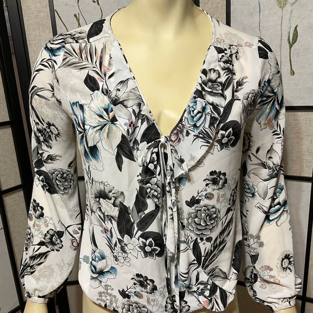 White House Black Market Blouse